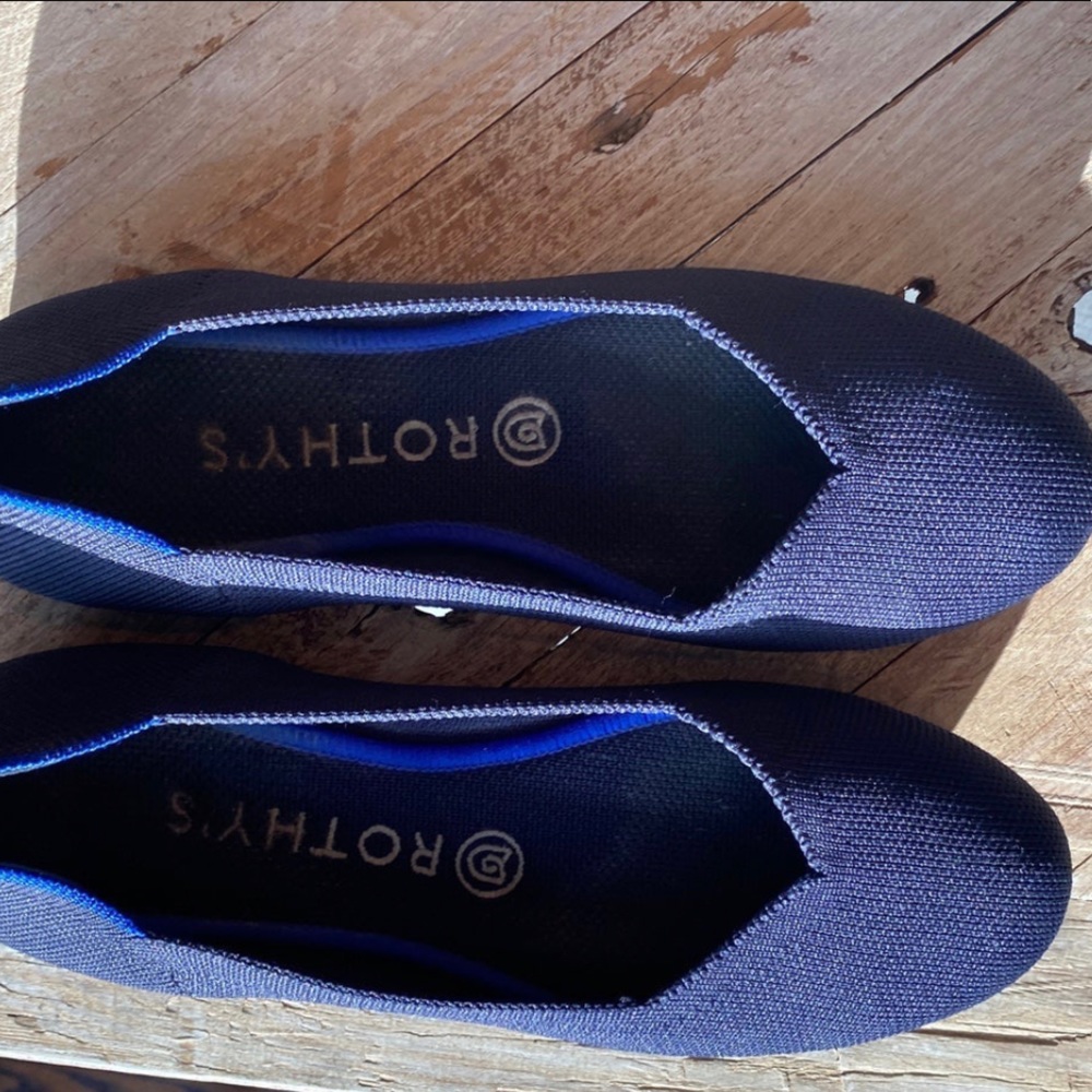 Rothy’s Round toe navy flats